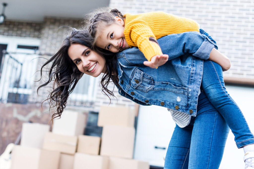 Mom and daughter moving in